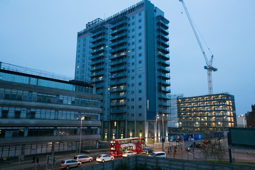 Belvilla Ilford Hill Hotel London מראה חיצוני תמונה